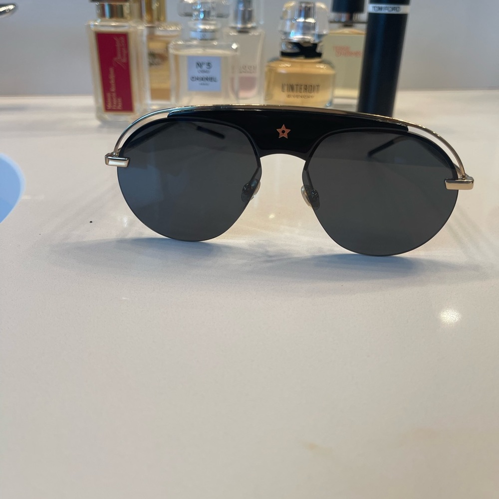 COPY - Dior Revolution - Picture 4 of 11